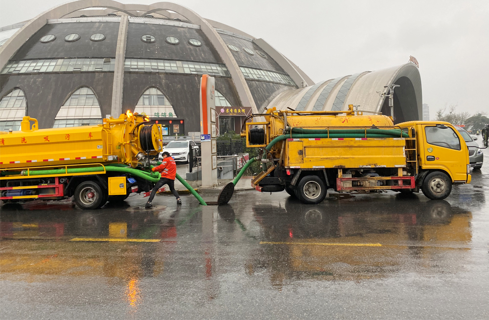 271江南商场管道清淤